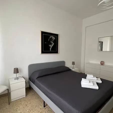 Apartment Manubella 5 Vani Con Giardino La Spezia